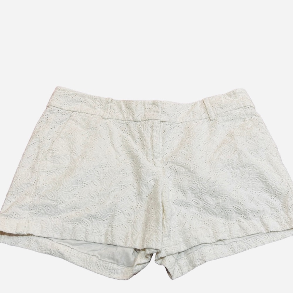 Ann Taylor dress lace white shorts. No stains. Size 8.